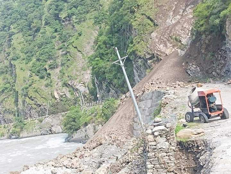 बझाङ-बैतडी सडकखण्ड पुर्ण रुपमा अवरुद्ध