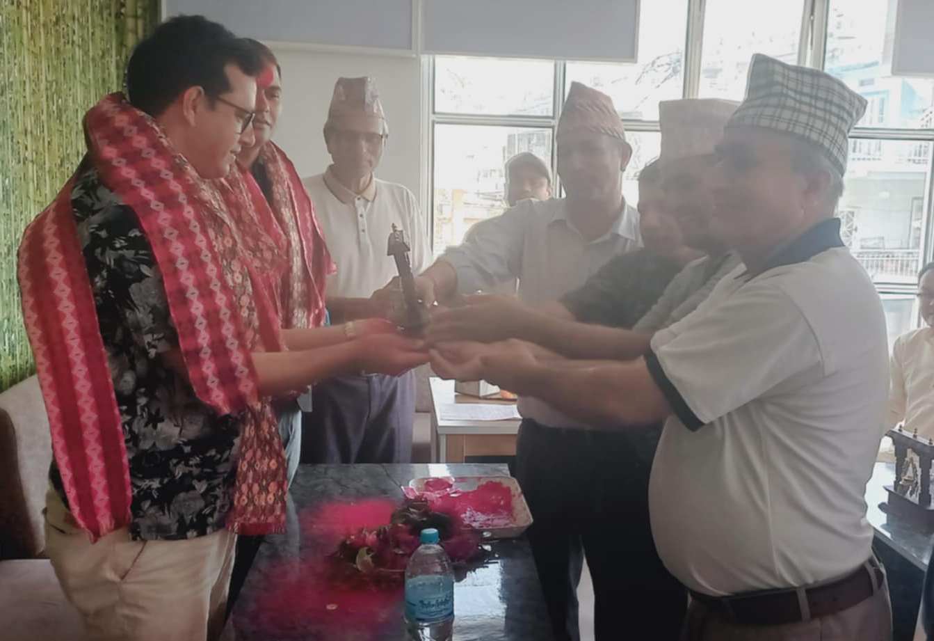 सहसचिव बोहरा र अवस्थीको व्यवयायीहरुद्धारा बधाई तथा बिदाई