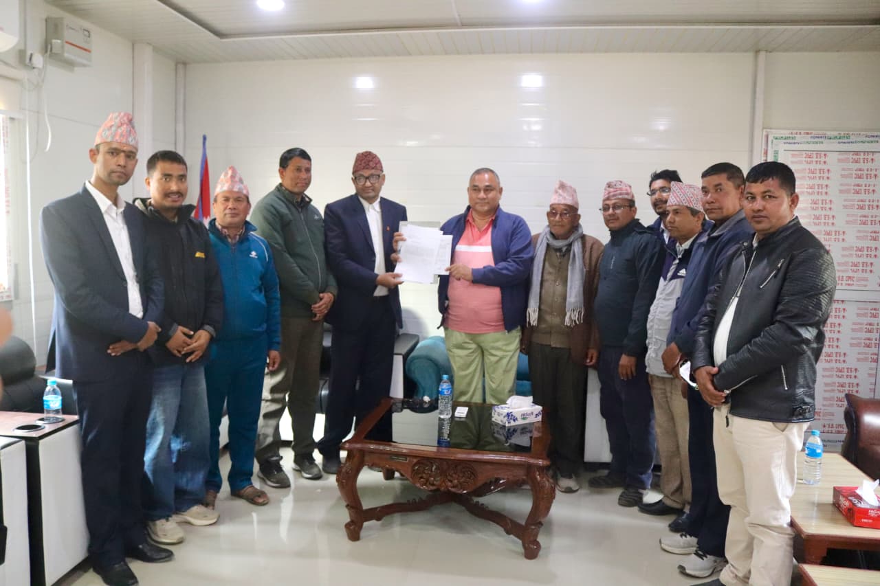 सुदूरपश्चिम प्रदेशका मुख्यमन्त्री शाह र उद्योग वाणिज्य महासङ्घका अध्यक्ष ढकालबीच भेटवार्ता