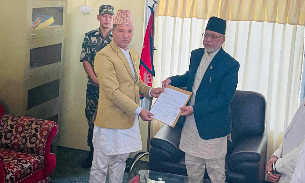 अन्तिममा एमालेले समर्थन गरेपछि सोडारीद्धारा  सुदुरपश्चिमको   मुख्यमन्त्रीमा   दावी पेश