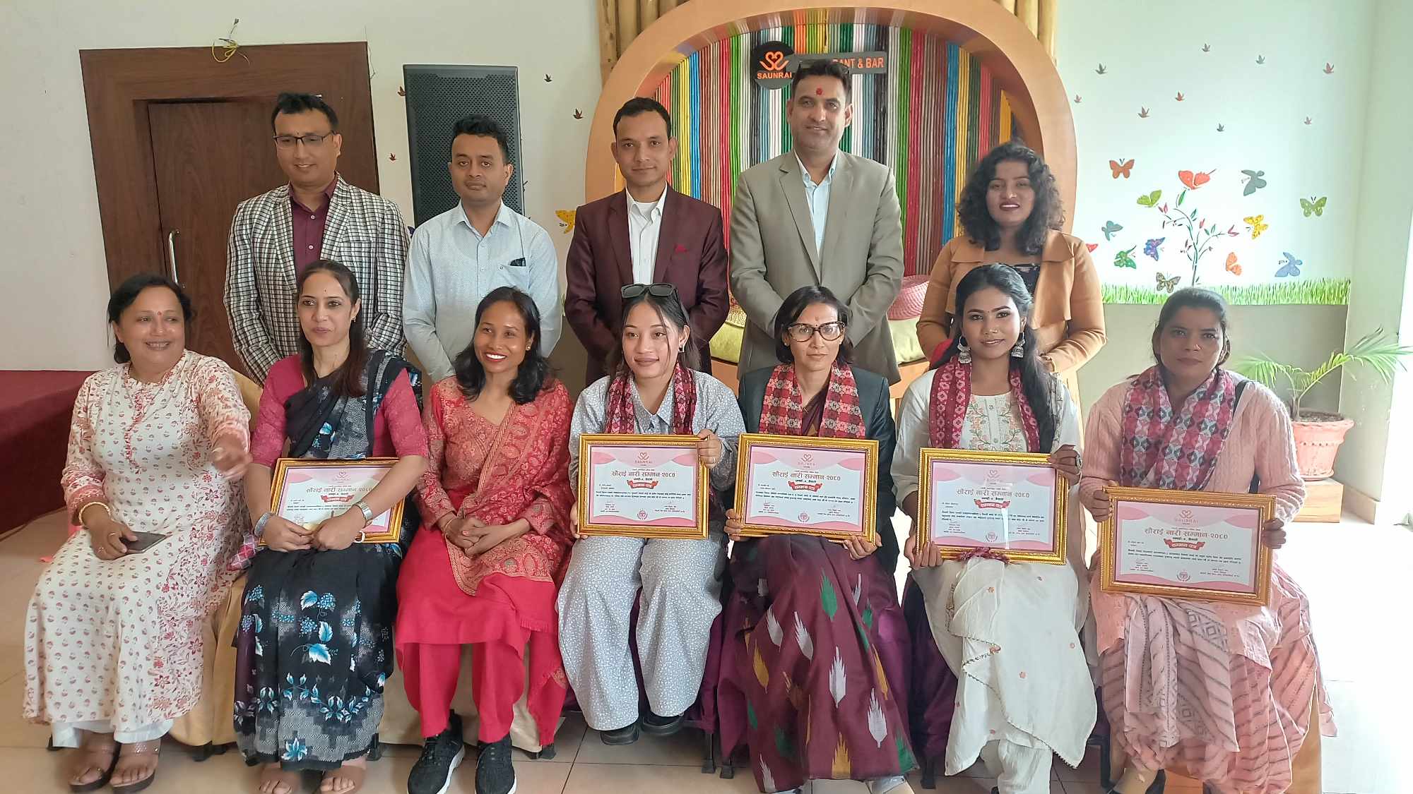 सौराई स्क्वायरद्धारा महिलाहरु सम्मानित
