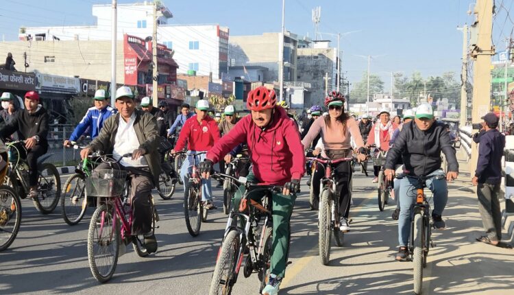 हरियाली प्रबद्धन गर्न धनगढीमा साइकल र्याली