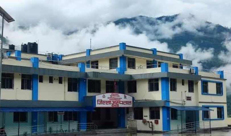 जिल्ला अस्पताल बझाङमा स्वास्थयकर्मी अभाव