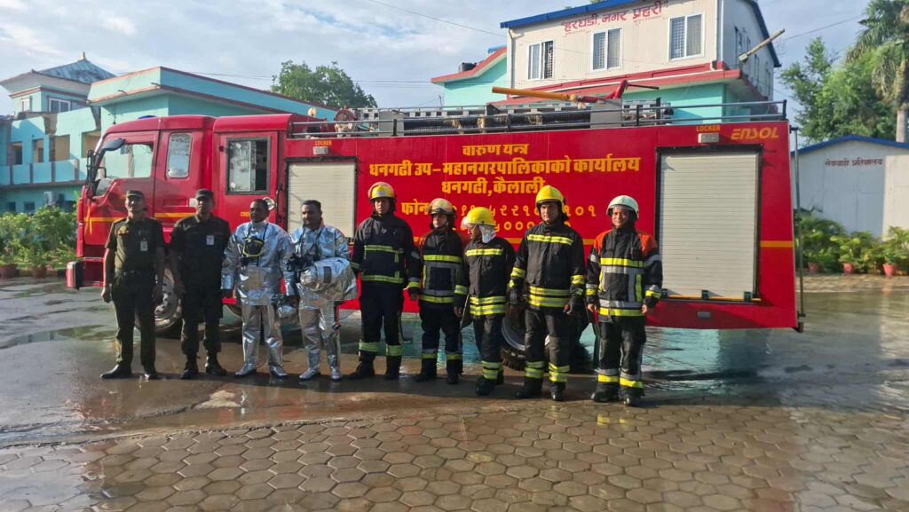 धनगढीले भित्र्यायो फोम दम्कल