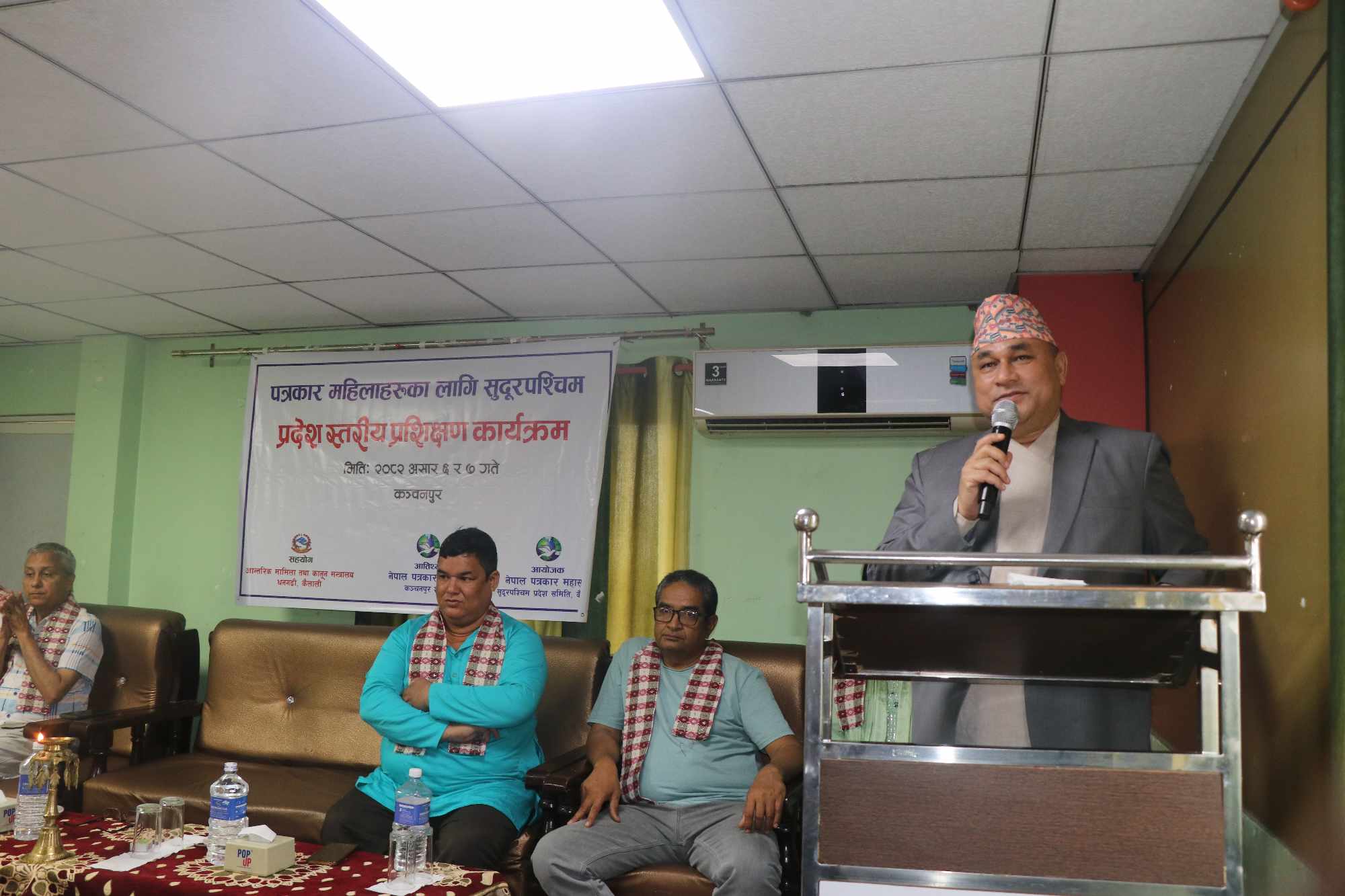 ढुक्क भएर कलम चलाउन पत्रकारहरुलाई मुख्यमन्त्री शाहको आग्रह