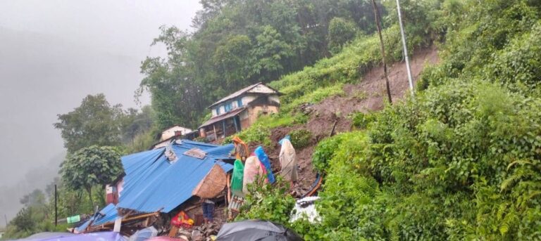 पहिरोमा पुरिएका दम्पतीको शव भेटियो