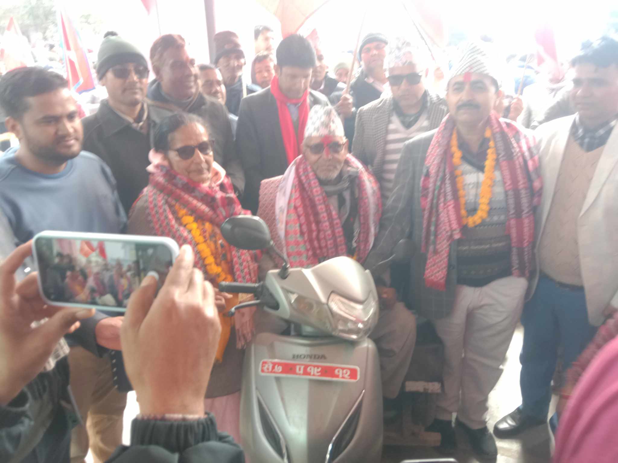 राष्ट्रिय सभाका लागि एमालेका उम्मेदवारले गरे मनोनयन दर्ता