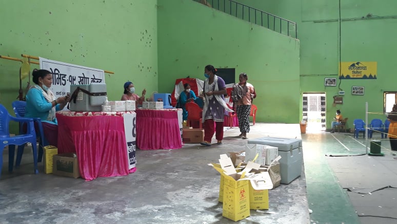 कैलालीमा बालबालिकालाई मोडर्ना खोप लगाइदै